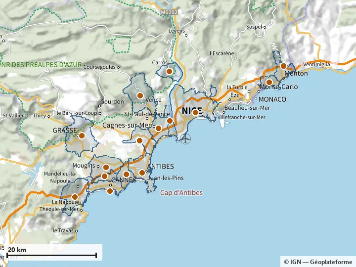 Plan des Alpes-Maritimes, avec les limites de la zone et son centre