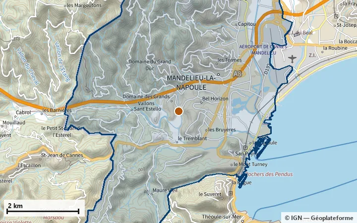 Plan de Mandelieu-la-Napoule, avec les limites de la zone et son centre
