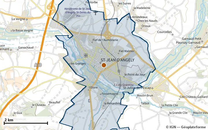 Plan de Saint-Jean-d'Angély, avec les limites de la zone et son centre