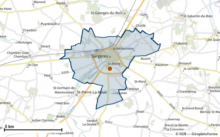 Plan de Surgères, avec les limites de la zone et son centre