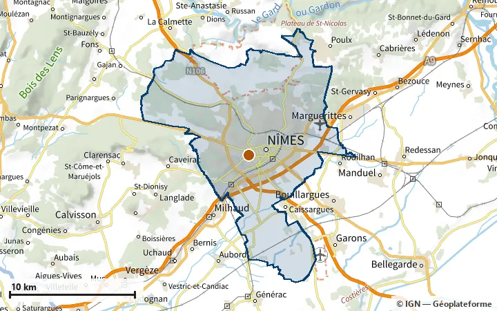 Plan de Nîmes, avec les limites de la zone et son centre