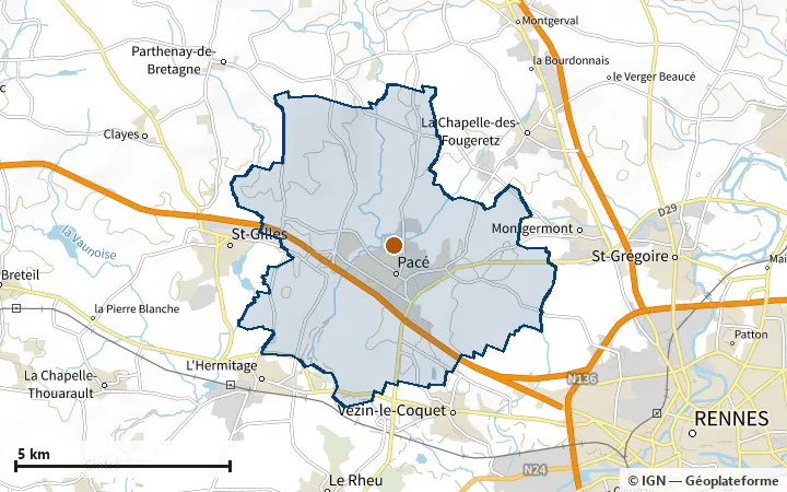 Plan de Pacé, avec les limites de la zone et son centre