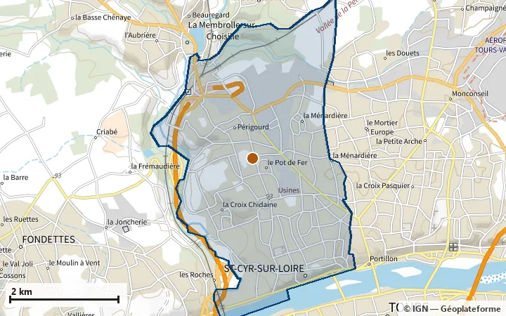 Plan de Saint-Cyr-sur-Loire, avec les limites de la zone et son centre