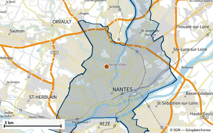 Plan de Nantes, avec les limites de la zone et son centre