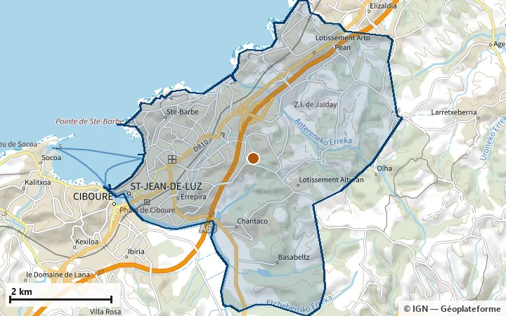 Plan de Saint-Jean-de-Luz, avec les limites de la zone et son centre