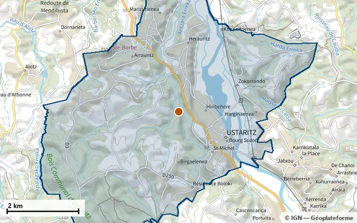 Plan d'Ustaritz, avec les limites de la zone et son centre