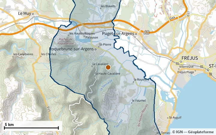 Plan de Roquebrune-sur-Argens, avec les limites de la zone et son centre